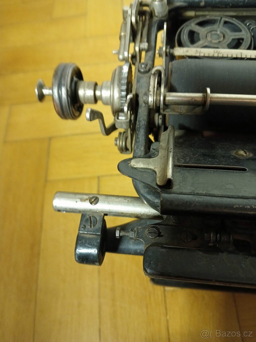 stary psaci stroj Continental - funkcni - 18