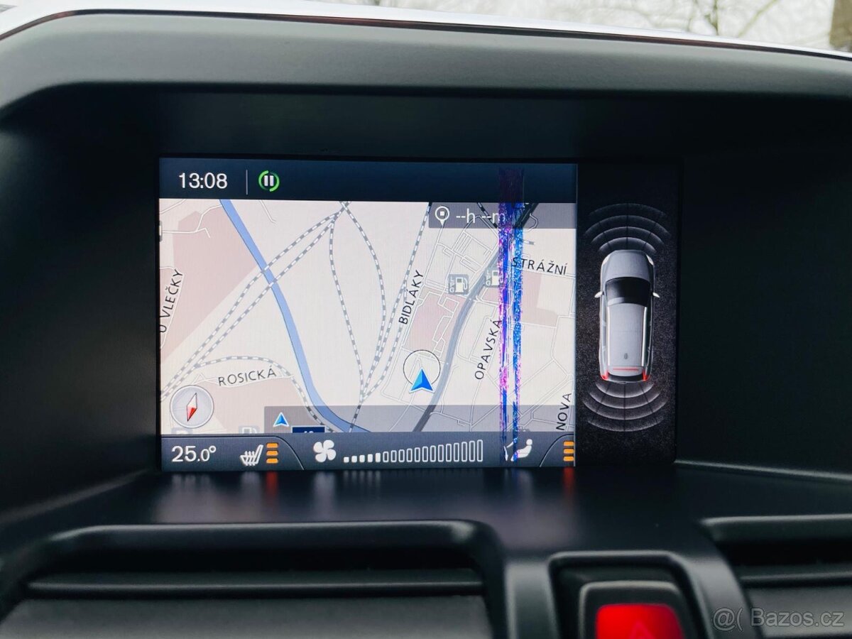 Volvo XC60 2.4D 5VÁLEC 120KW 4x4 MANUÁL VÝHŘEV SERVISKA - 18