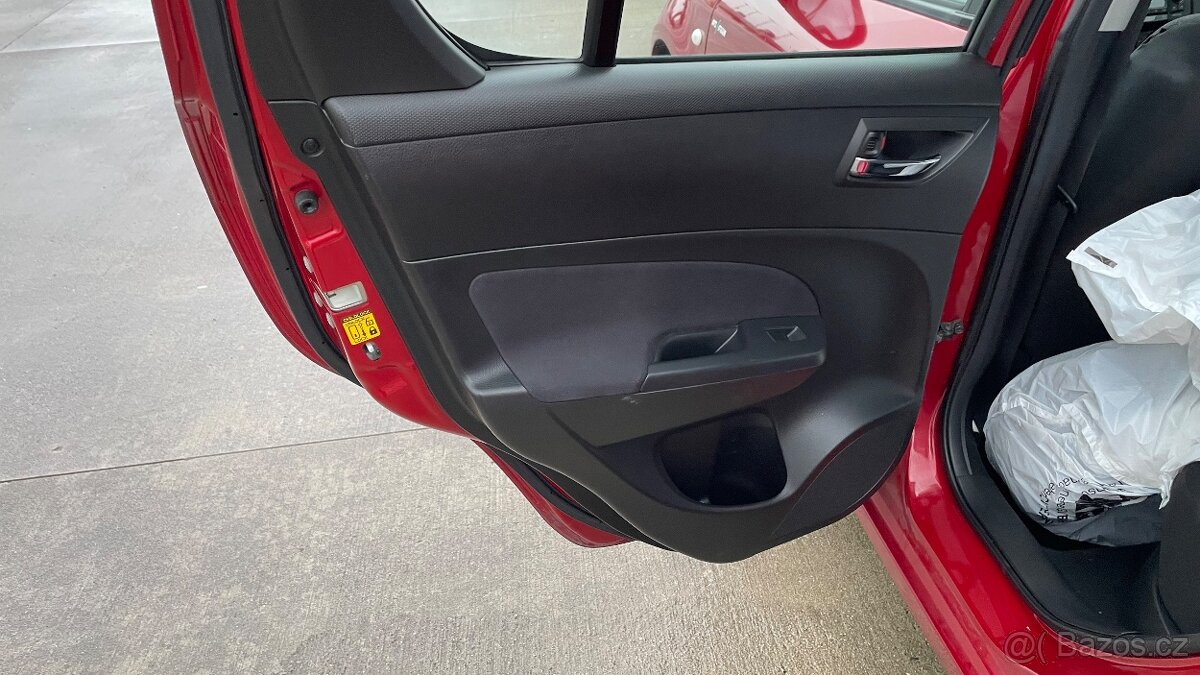 SUZUKI SWIFT 1.2i GL 4x4 - 18