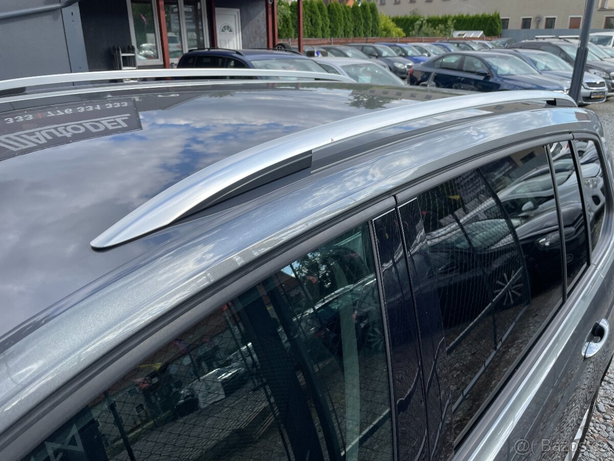VW Touran 2.0 TDi Serviska, ALU, Senzory - 18