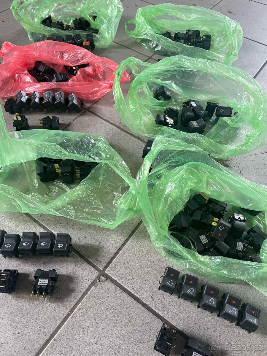 Přodám komplekt pneumatik na Belorus 320.4: 422.4 - 18