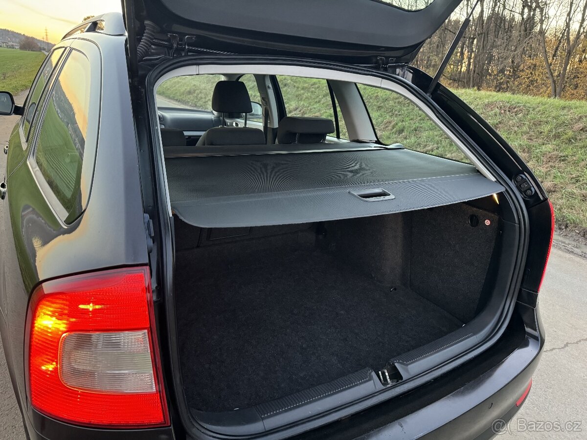 Škoda Octavia 2012 1.6TDI 77kW Elegance Navigace Vyhrev - 18