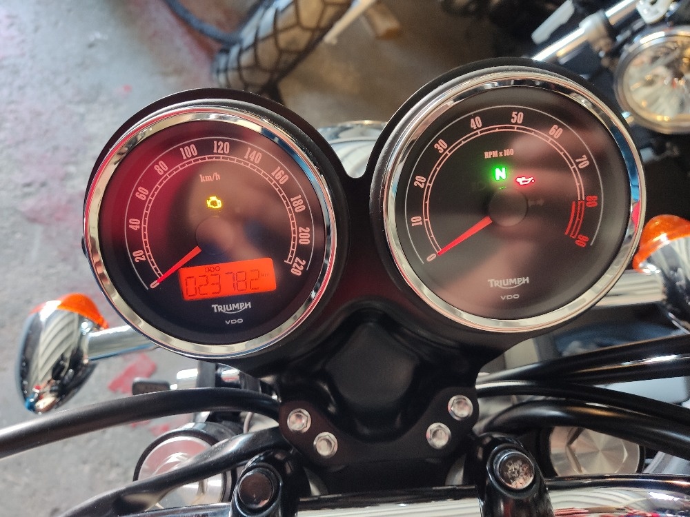 Triumph Bonneville T 100 (2011) TOP stav, ZIMNÍ VÝPRODEJ-SUP - 18