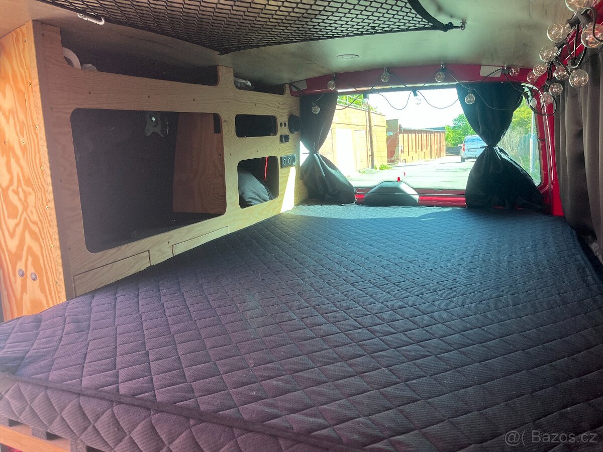 VW T5.1 Long s vestavbou - 18
