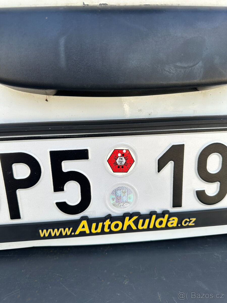 Renault Trafic 2.0dci 84kw - rok 12/2011 - 8 míst - 18