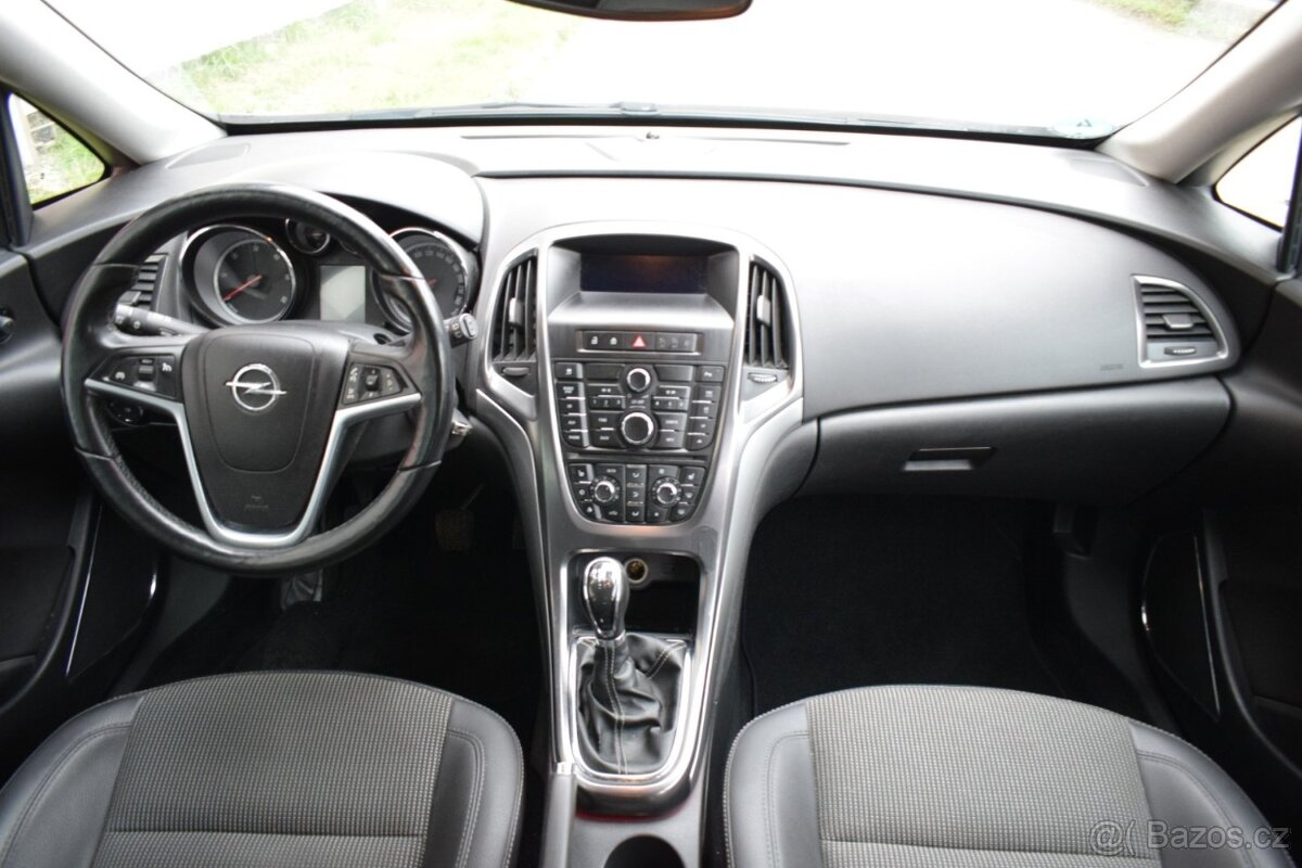 Opel Astra 1.7 CDTi/2012/TAŽNÉ/MANUÁL/AC/ - 18