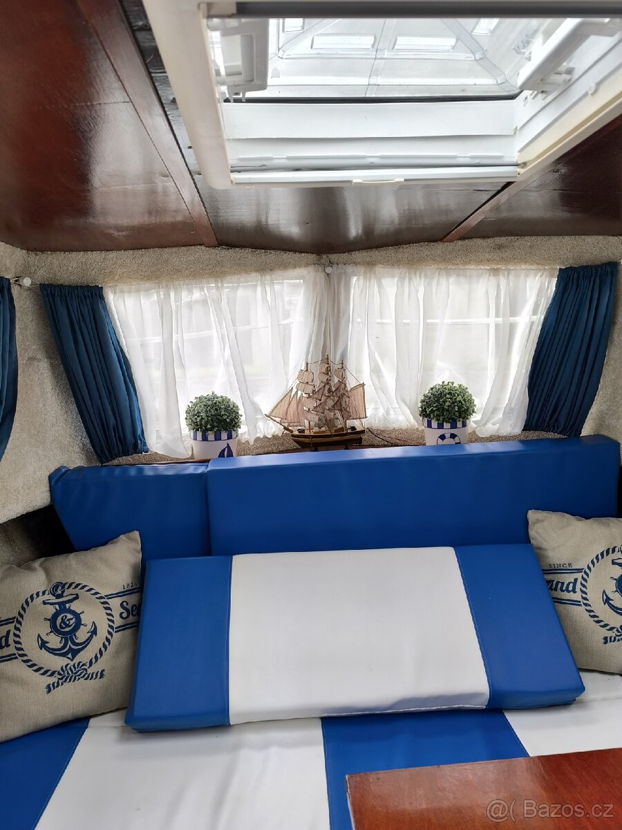 Prodám kajutovou motorovou loď - 18