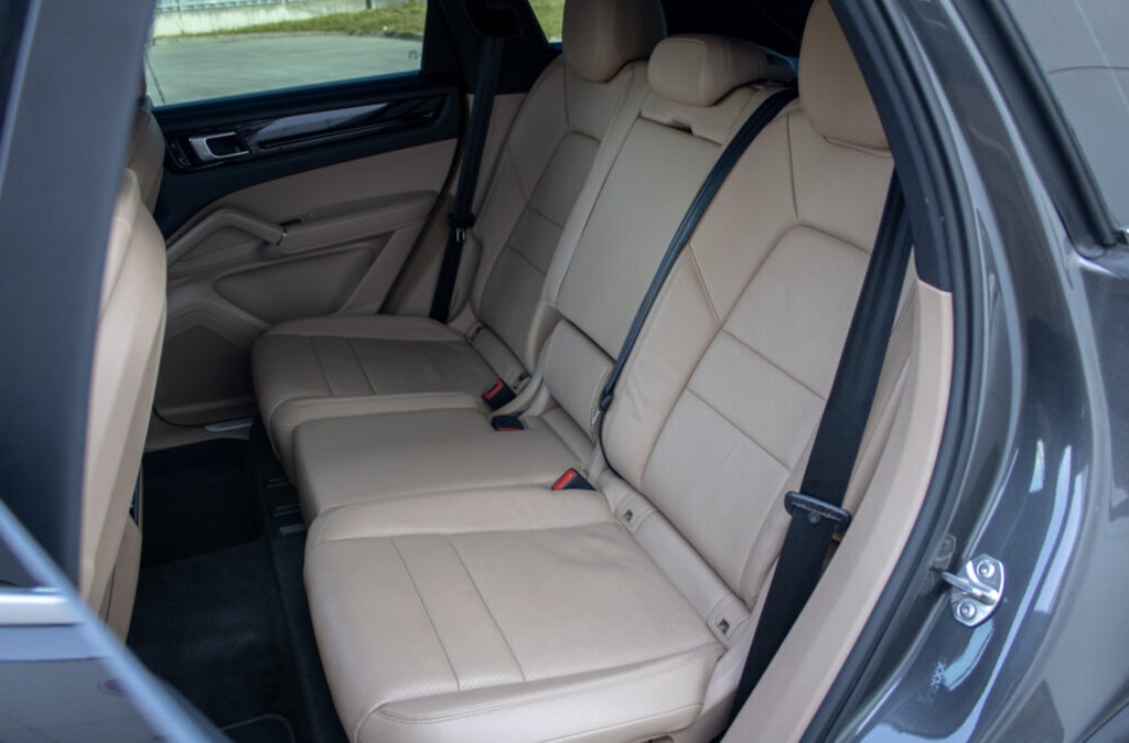 Porsche Cayenne 4x4 AT/8 - 18