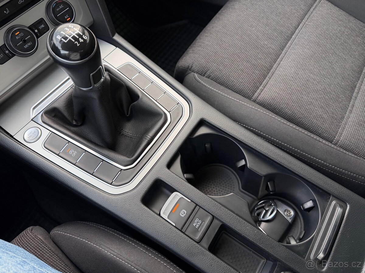 VW Passat 2.0 TDi 110 kW/manual/combi/2015 - 18