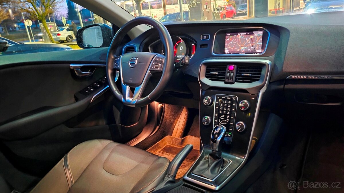 Volvo V40, CC D3 NEZ.TOPENÍ, bez adblue systému - 18