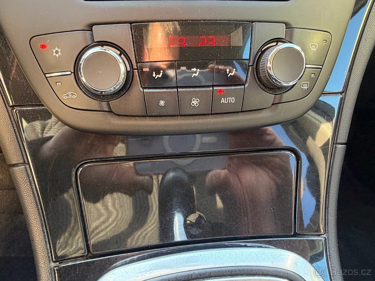 Opel Insignia 2.0CDTi 118KW - 18