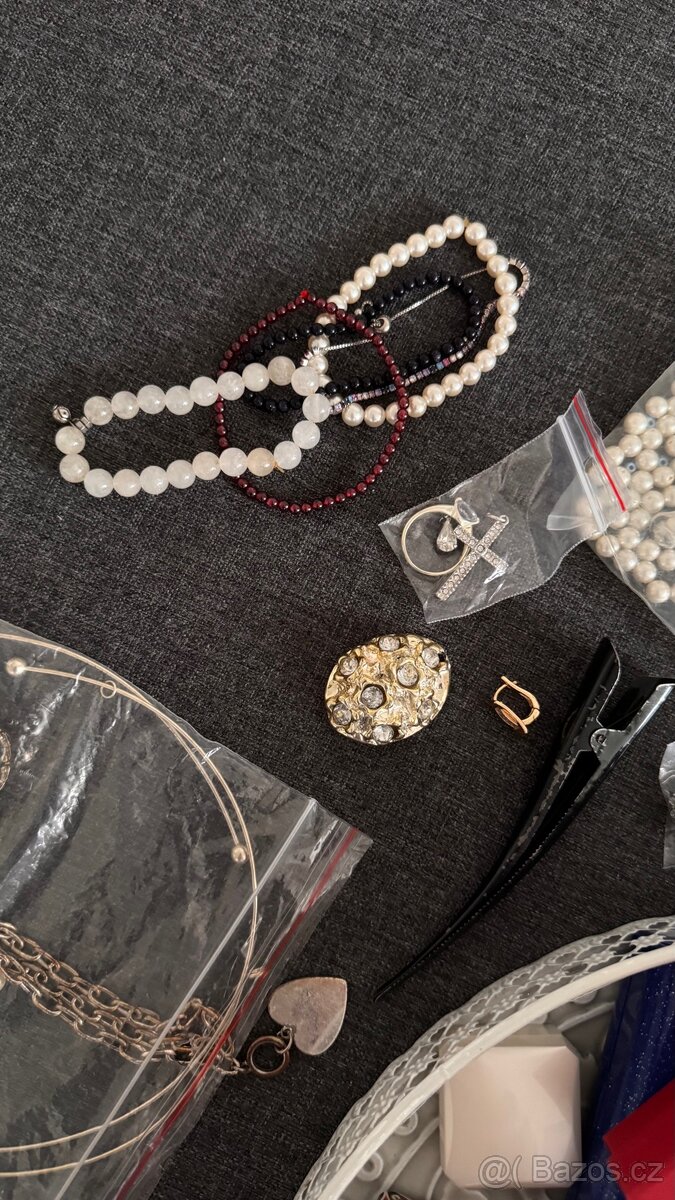 bižuterie v krabičkách - 18