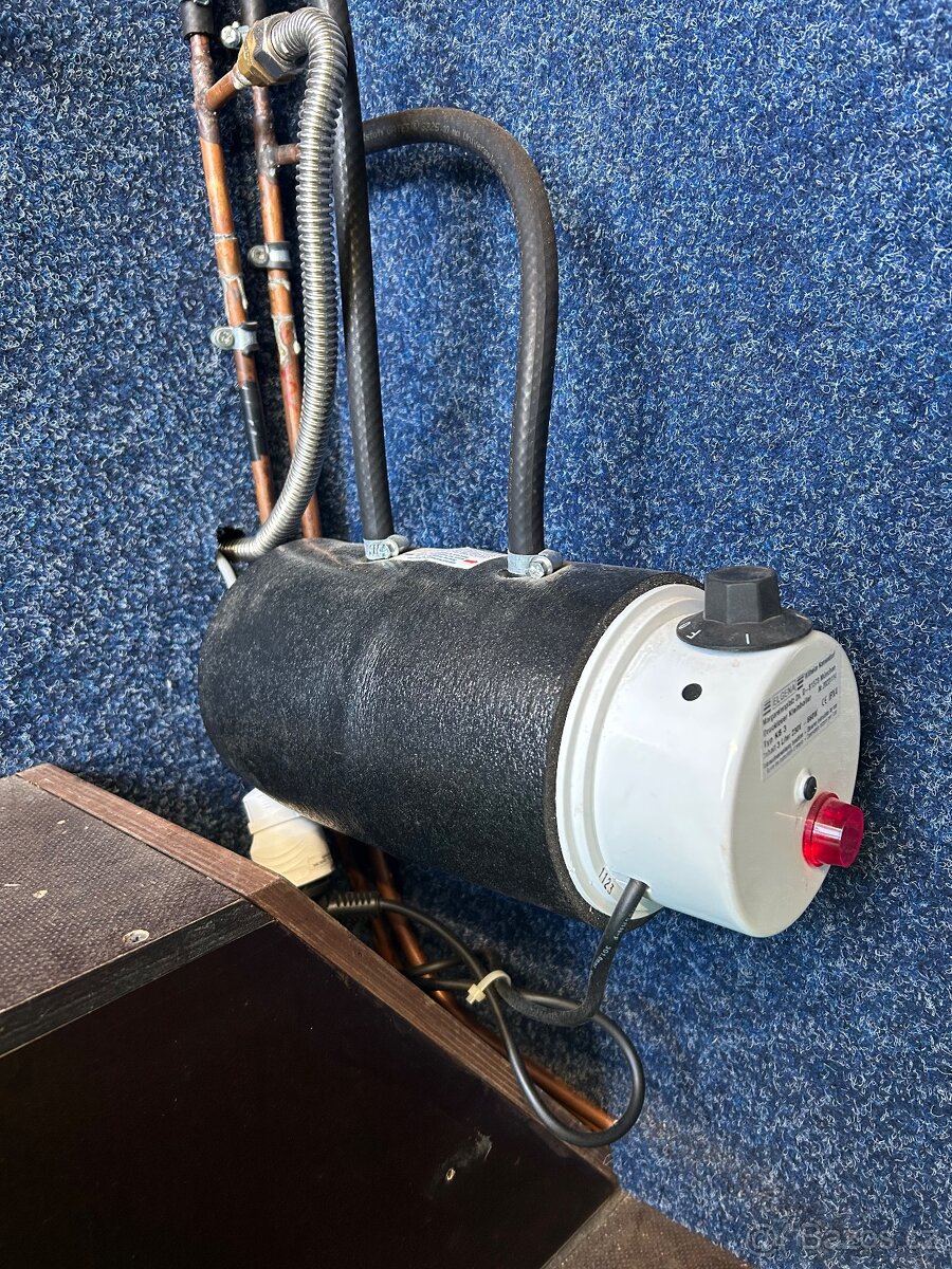 Obytná dodávka VW Crafter 2,5 tdi - 18