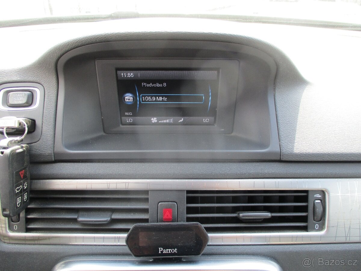 Volvo XC70 2,4D5 120KW Momentum Man. AWD 2012 DPH - 18