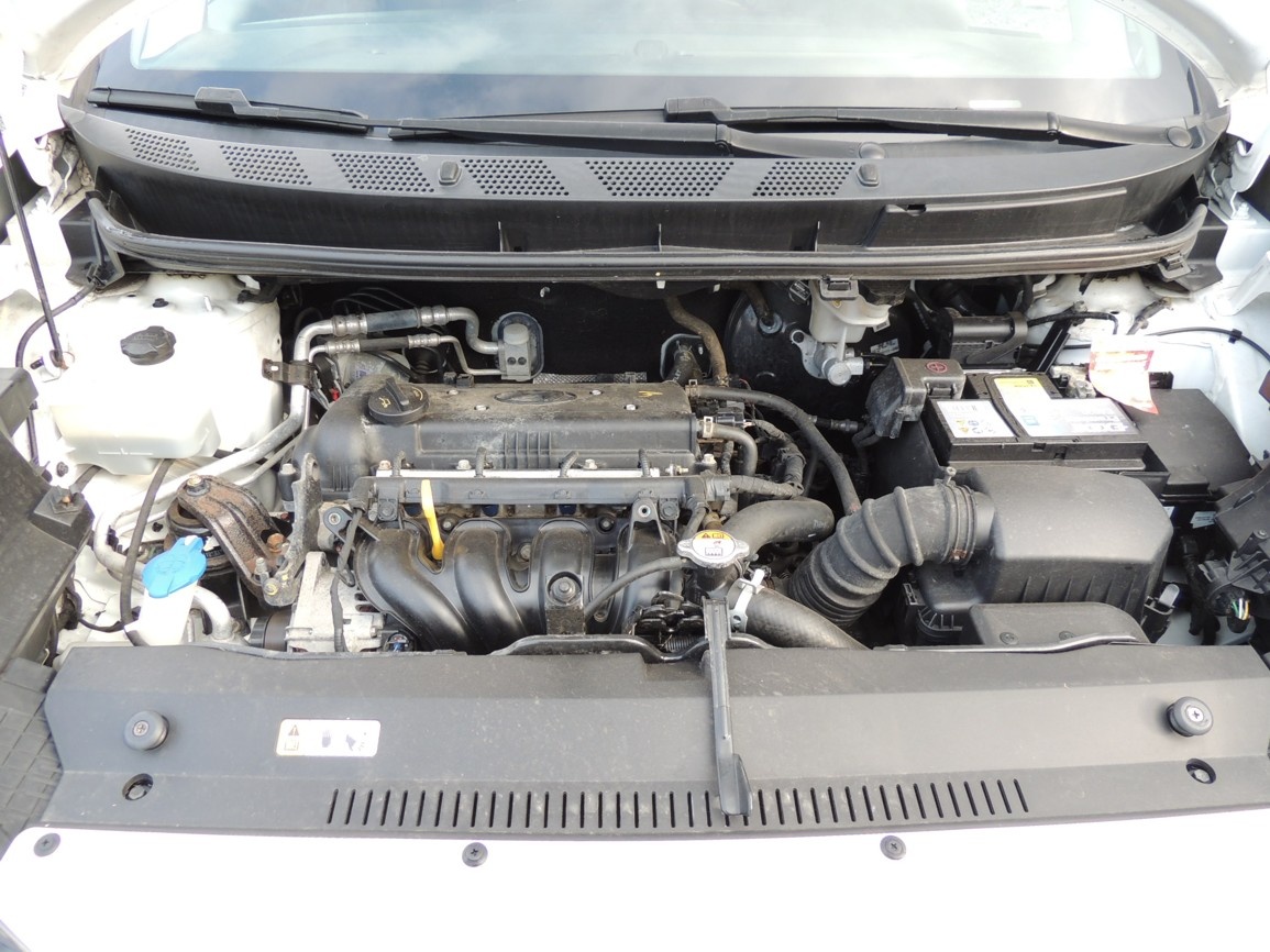 Hyundai ix20,1.4i,66kw,2016,ČR,1.majitel,78000km - 18