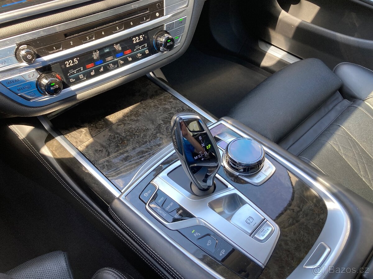 BMW Řada 7 G12 750Li X-Drive V8 330kW FULL výbava - 18