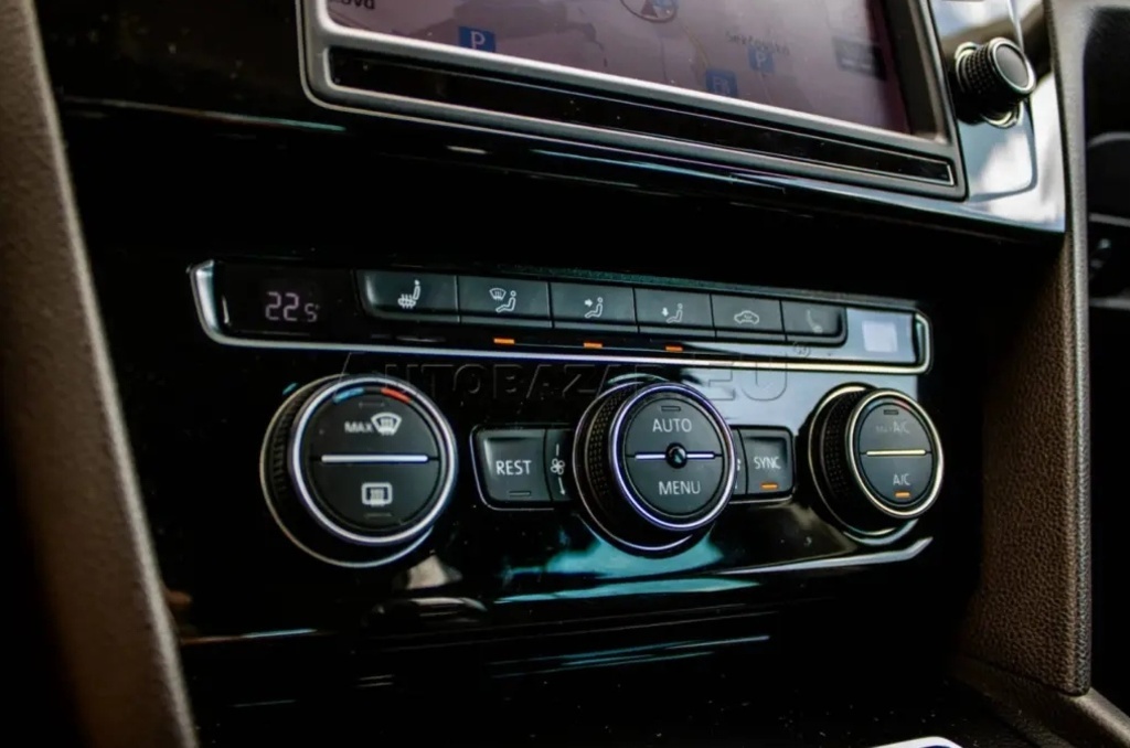 Volkswagen Passat Variant 2.0 BiTDI Highline 4MOTION 2016 - 18