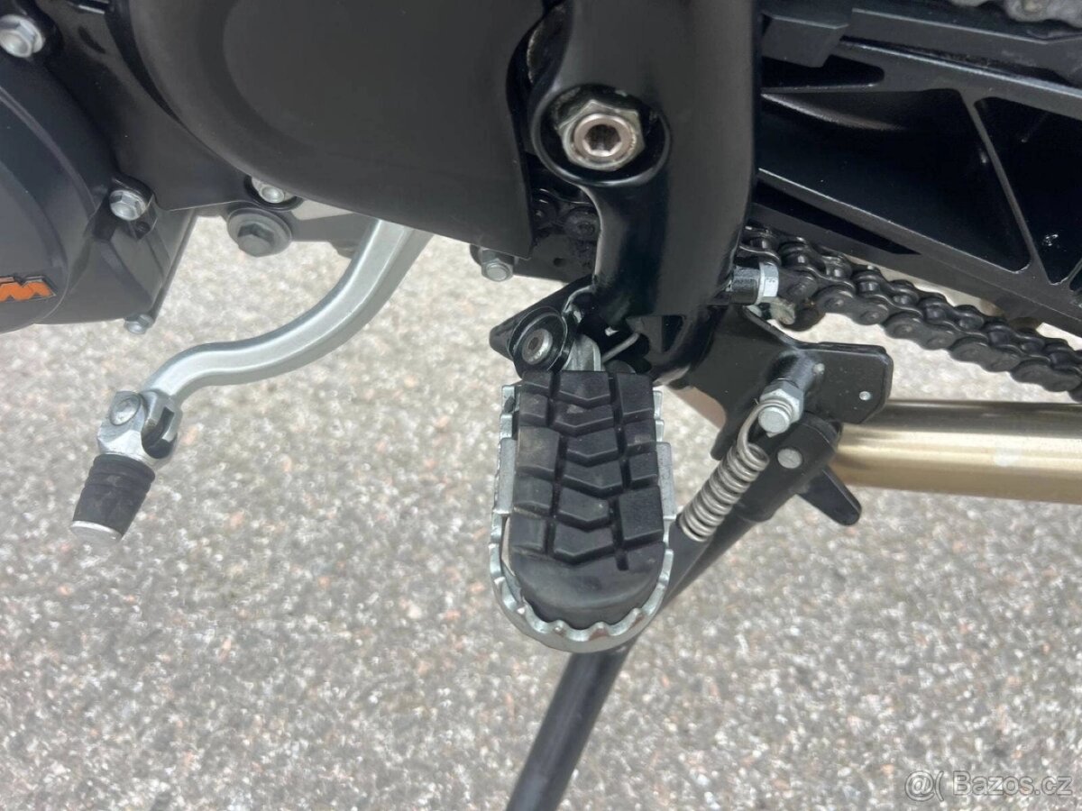 Prodám KTM 690 SUPERMOTO - 18
