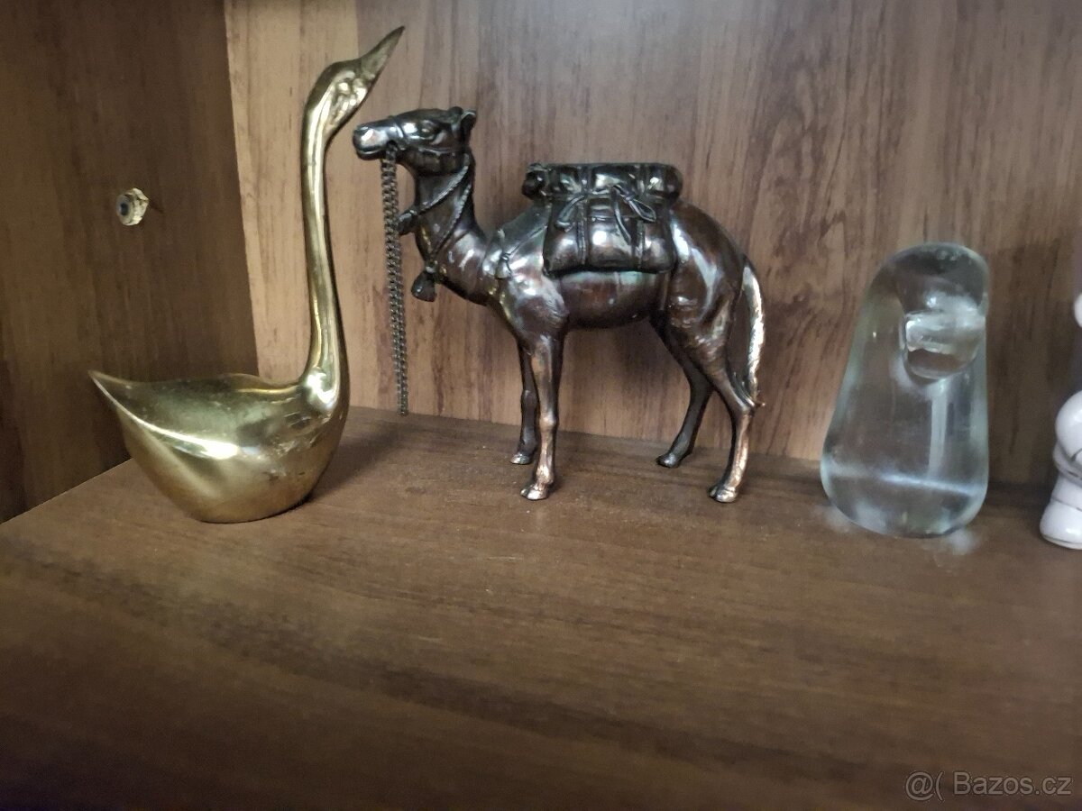 Skleněné vázy a dekorace - 18