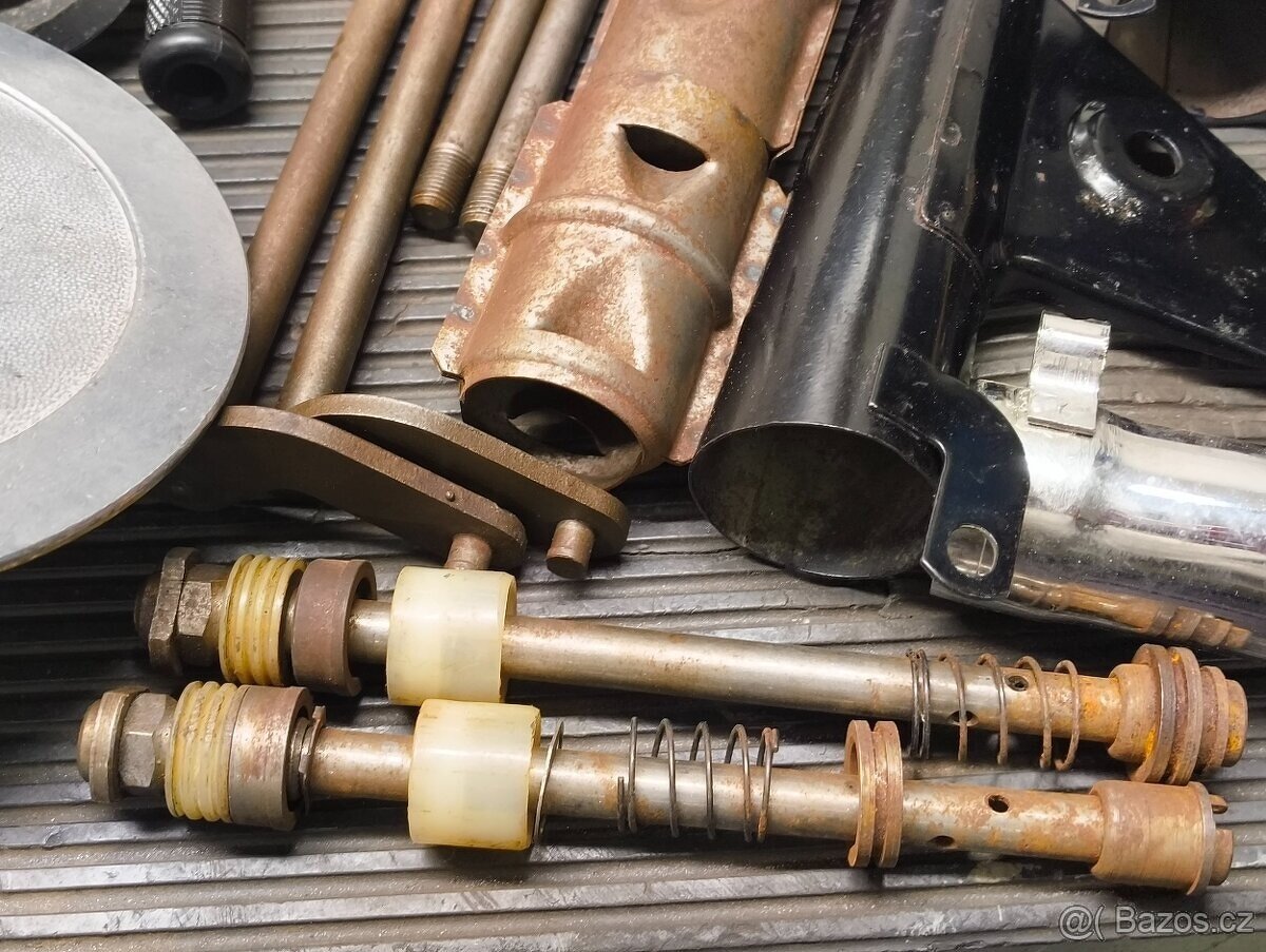 Nepoužité uloženkové originální díly ČZ 125 175 250 477 476 - 18