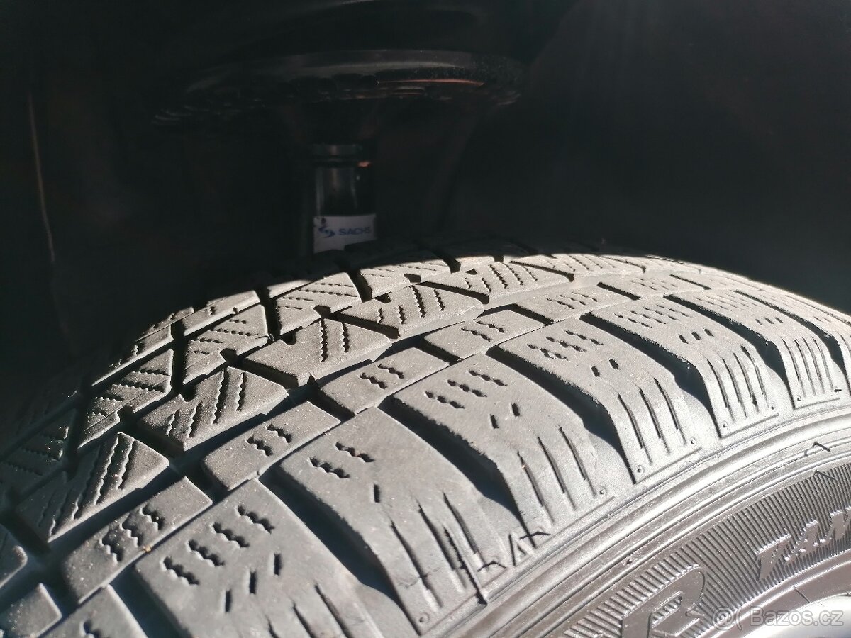 VOLKSWAGEN MULTIVAN T5 2.0TDI 103KW (CAAC) 221TKM 7 MÍST - 18