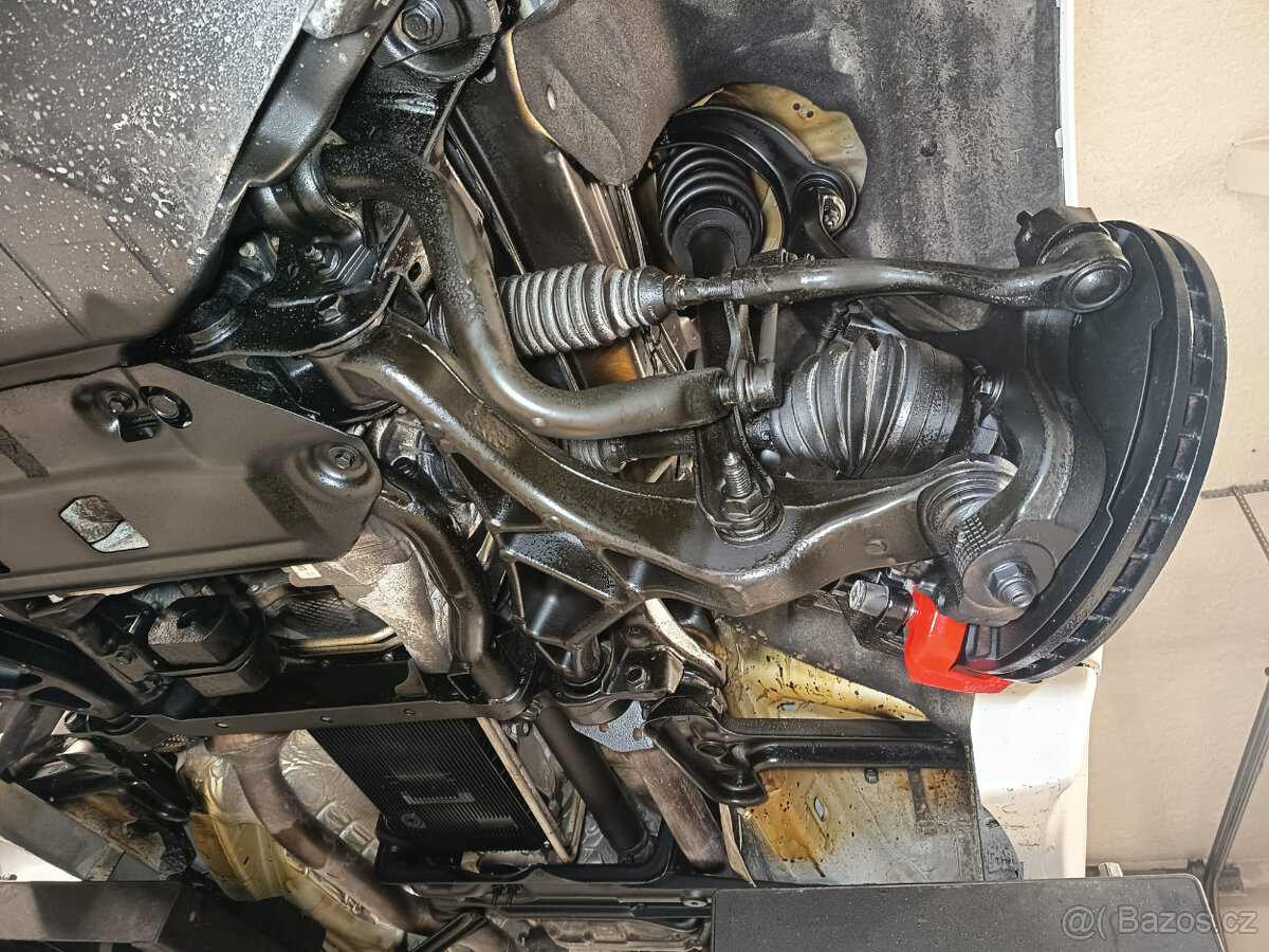 Dudge Durango R/T 5,7 V8 HEMI 4x4, REZERVACE - 18