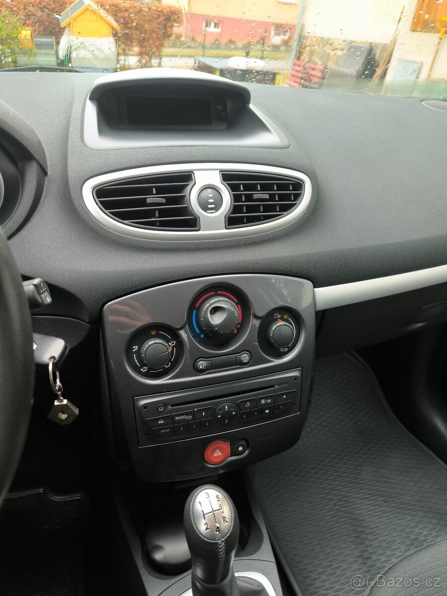 RENAULT CLIO COMBI 1.2i 16V 74kw, r.v. 2012, PERFEKTNÍ STAV - 18
