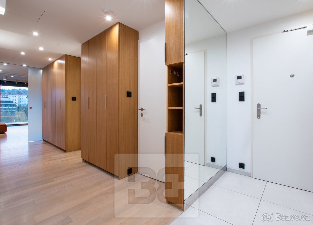 Pronájem bytu 4+kk 119 m², Praha - Radlice, ev.č. N08542 - 18