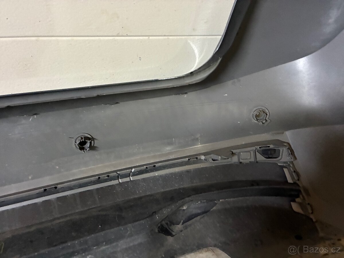 5. dveře a zadní nárazník Škoda Fabia IV - 18
