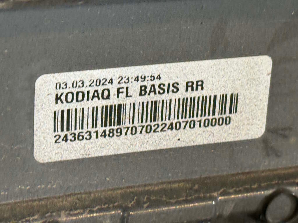 ŠKODA KODIAQ 16-24 - zadní nárazník 4xPDC - 9910 - 18