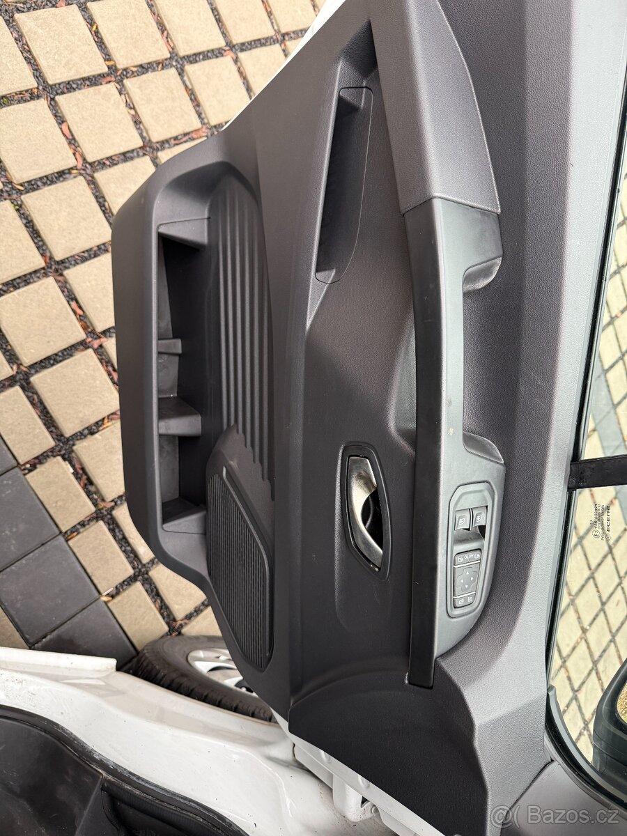 Nissan Primastar L2H2 2.0 DCI Ambulance - 18