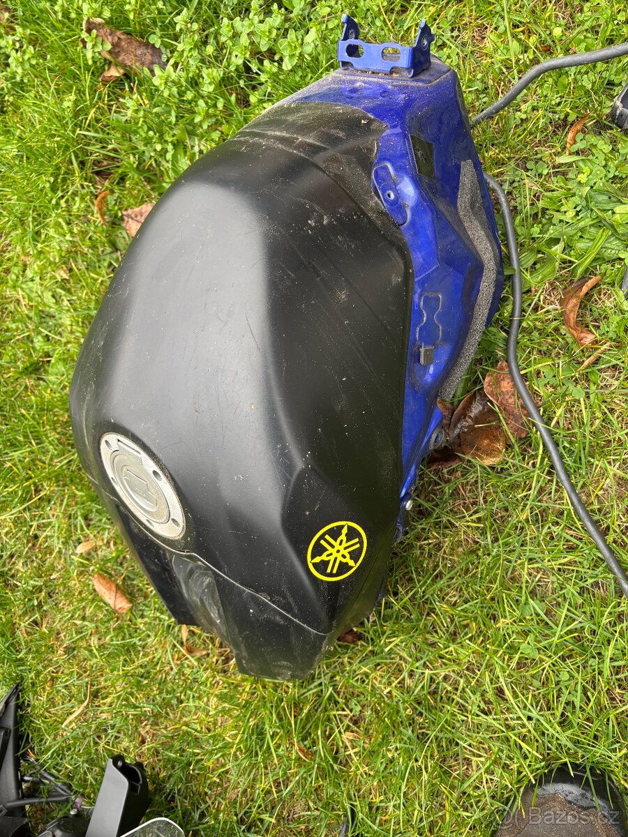 Sada plastu i s nadrzi na Yamaha R1 09-11 - 18