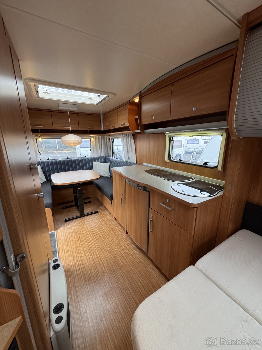 Knaus Sport 500 ~ Francouzská postel - 18