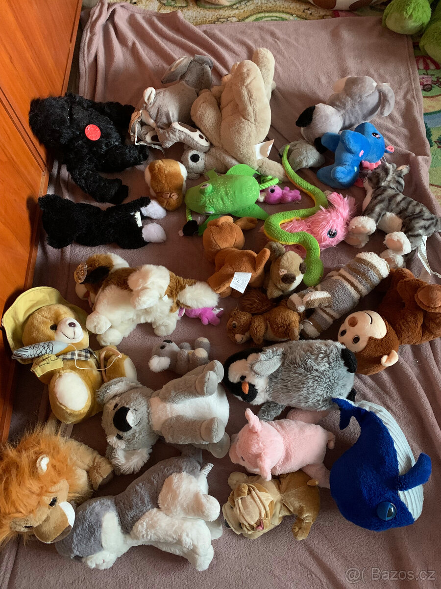Sbírka plyšáků - přes 400 kusů, dále set Furby 2005 - 18