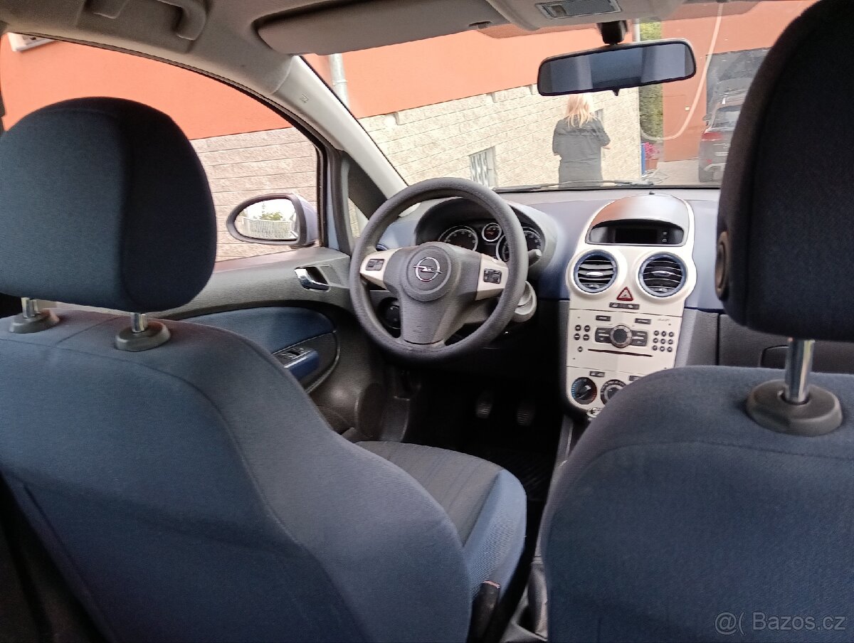 Opět Corsa 1.2 16v,rok2008,org.112tkm,5veř,po STK - 18