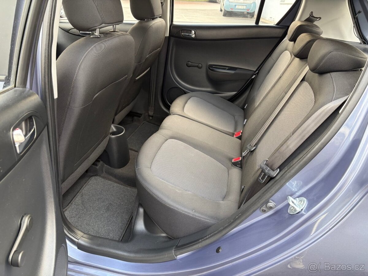 Hyundai i20, 1,2 63kW, SERVISKA - 18