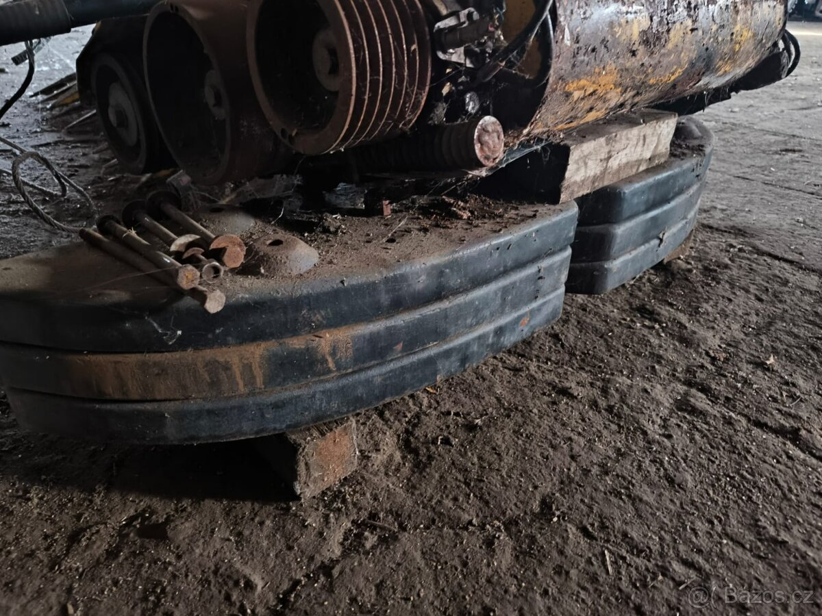 Sklízecí řezačka New Holland FR850 - 18