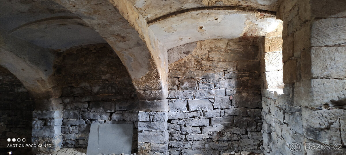 Zajímavé nemovitosti. - 18