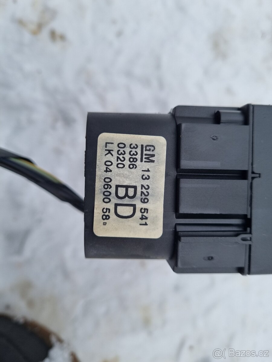 Opel Vectra C facelift kombi - náhradní díly - 18