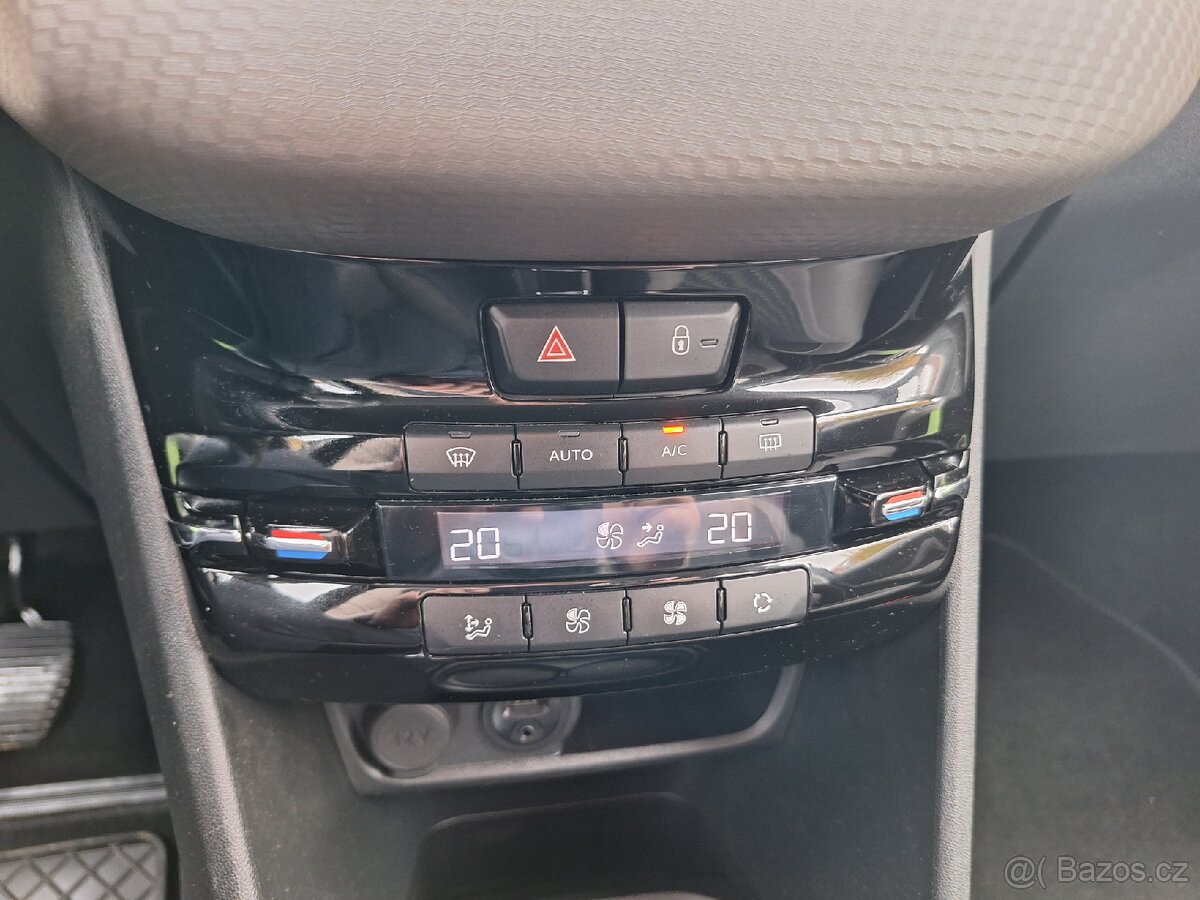 Peugeot 208 1.2i 60kW 1.maj. ČR Cebia s.k. - 18