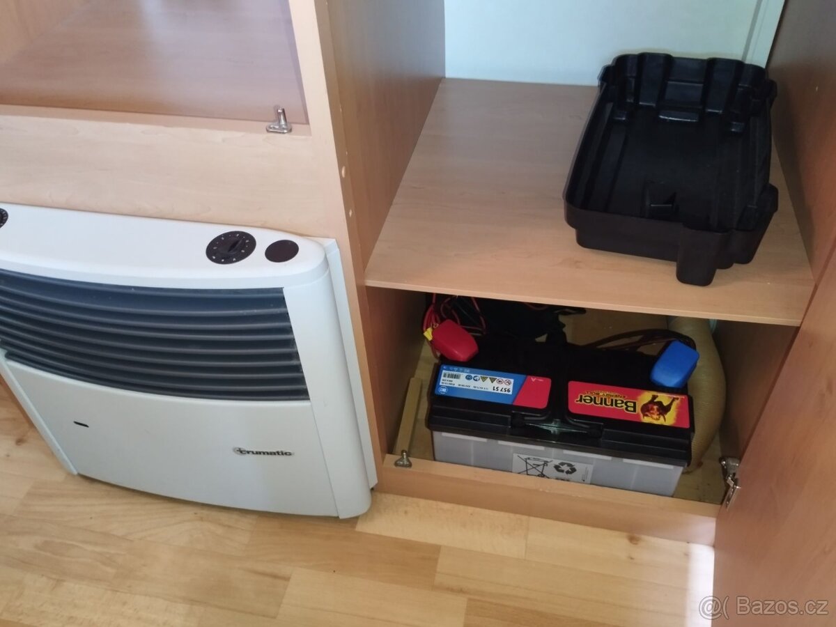 KNAUS SÜDWIND 500FU č.237.Solár. Stan.Rok 2008. 100km/h - 18