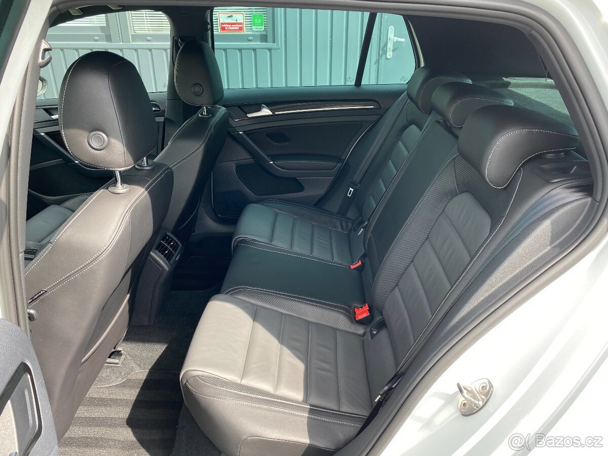 Volkswagen Golf 7,5 - 2.0TSI 228KW R-LINE - 4x4 -MANUÁL 2017 - 18