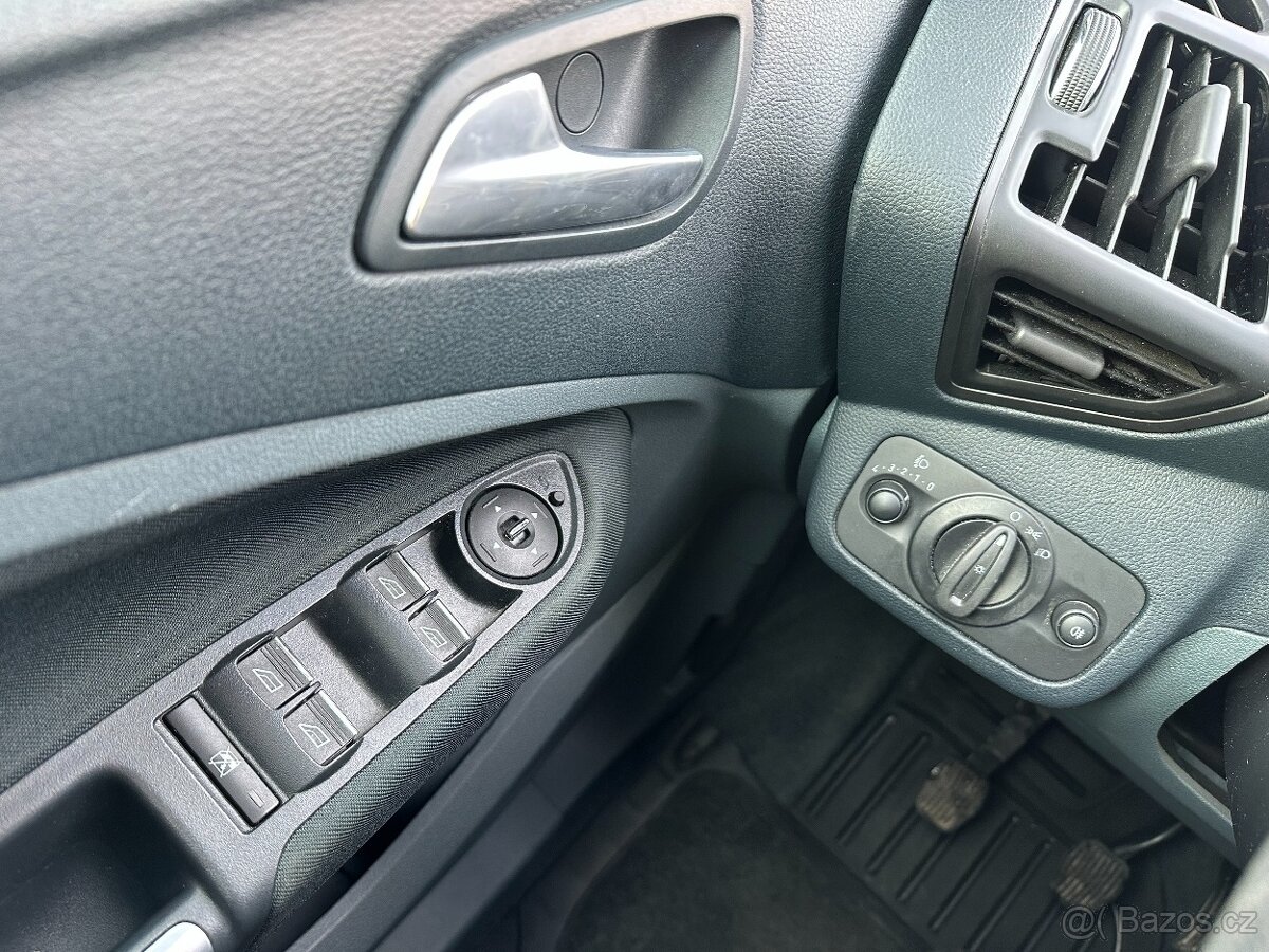 Ford C-MAX 1.6 77kW 2011 116426km TOP stav - 18