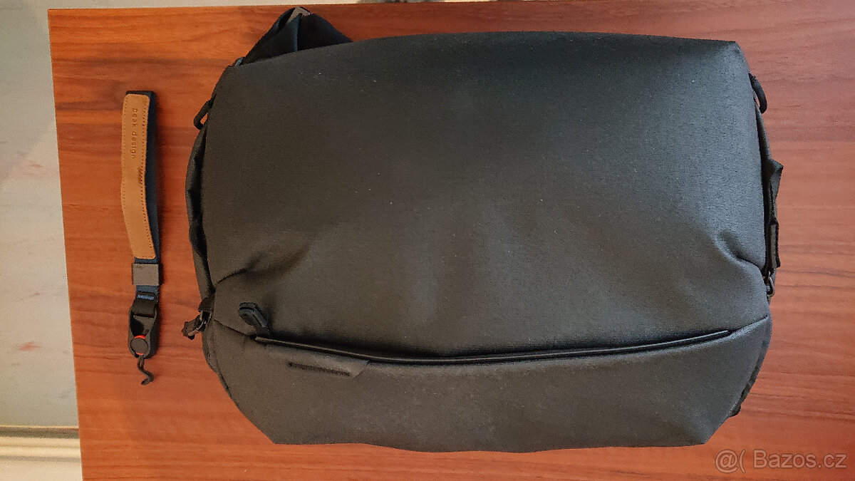 OM system, sony, peak design - 18