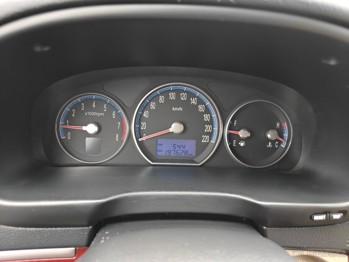 Hyundai Santa Fe 2.7i V6, 4x4 - 18