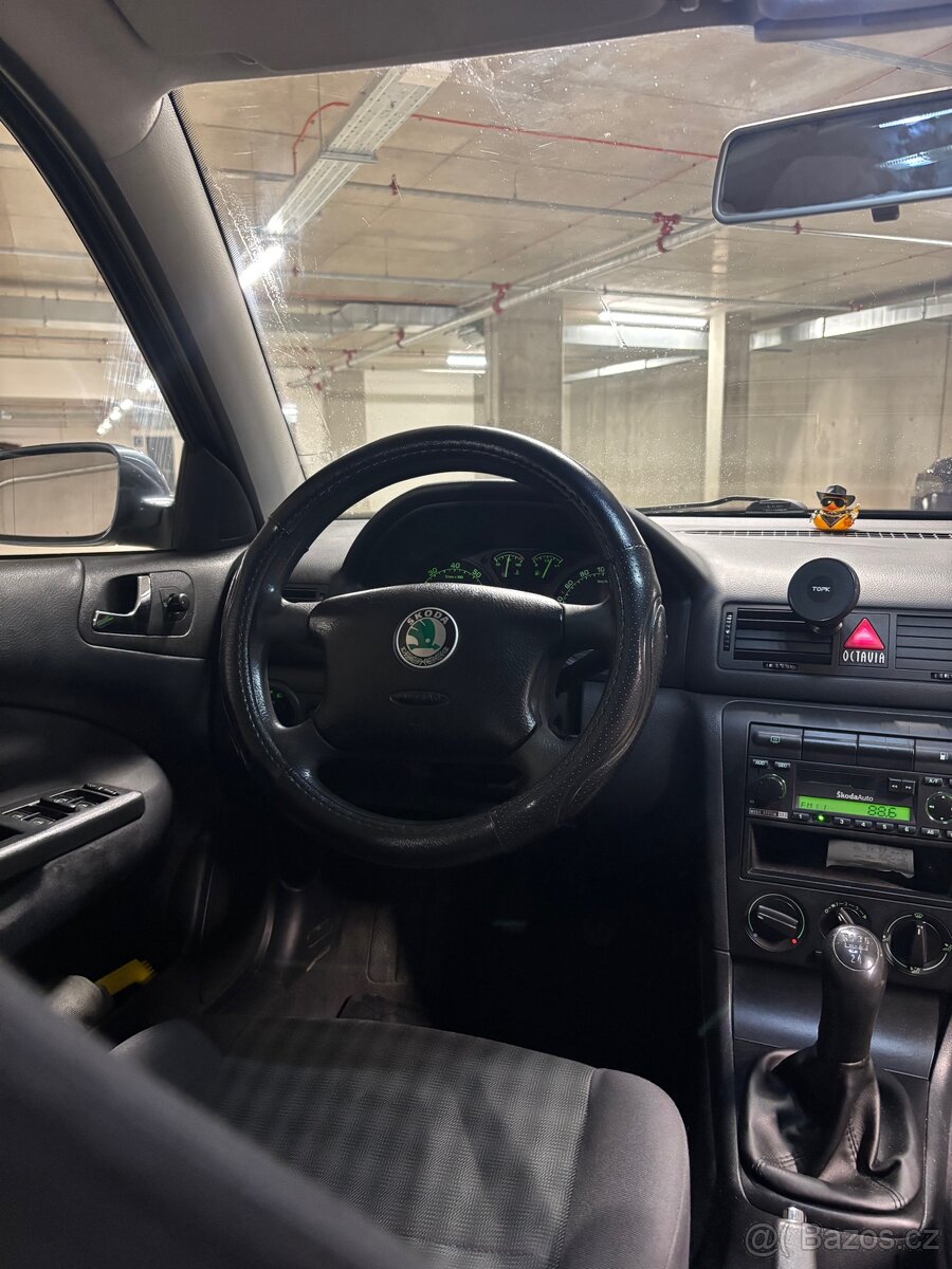 Škoda Octavia Tour 1.6 MPI - 18