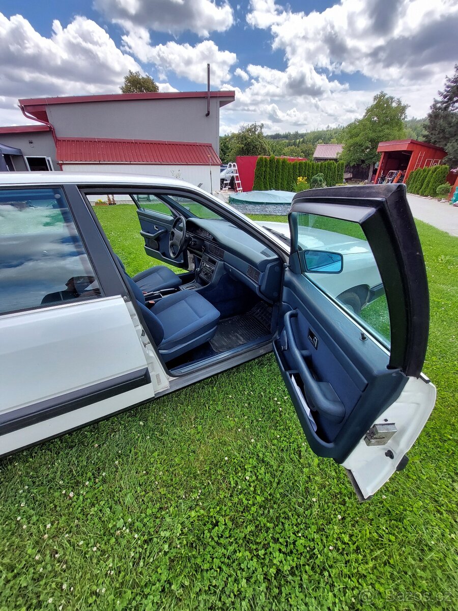 Audi 100 rok 1989 1.8 Automat - 18