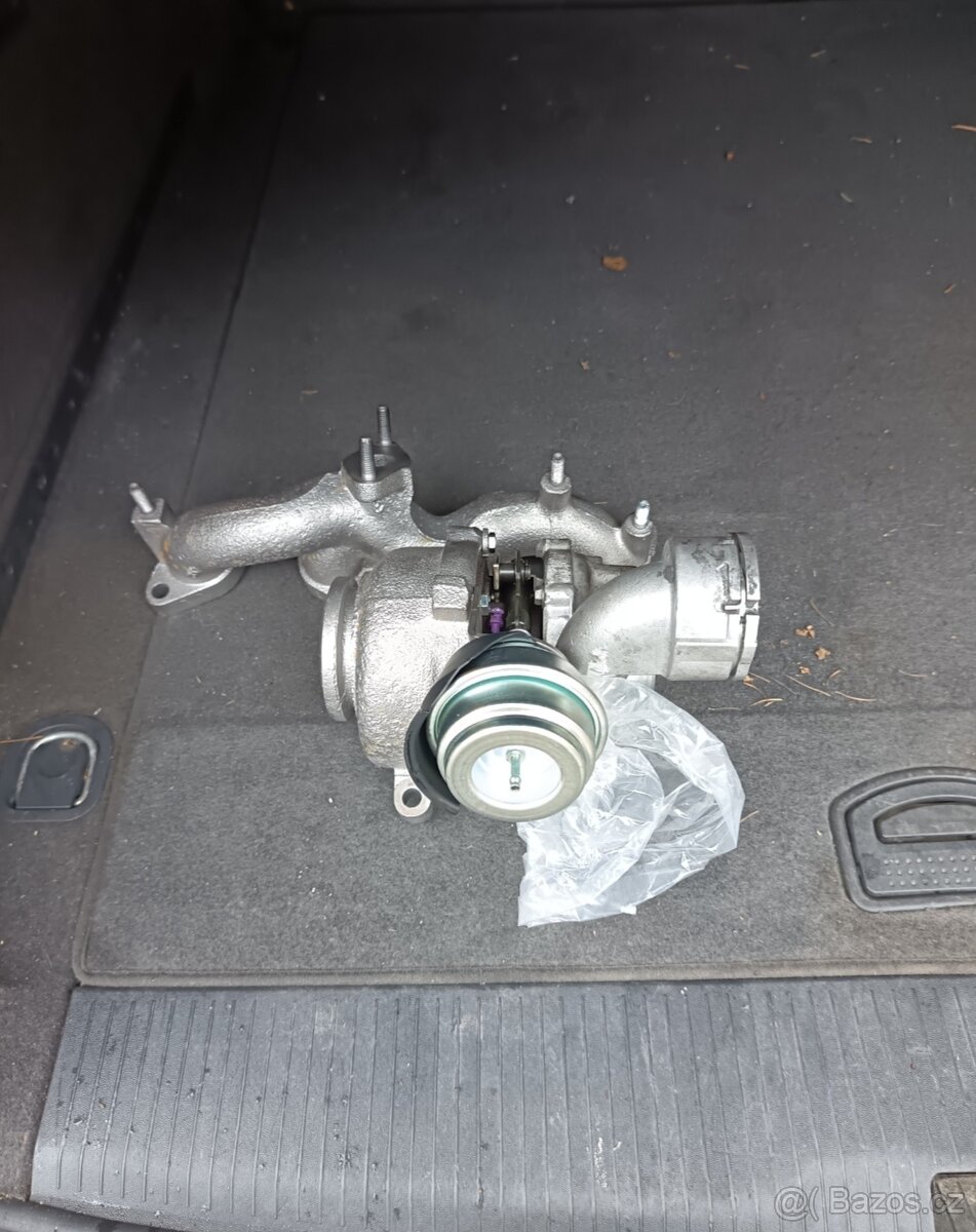 Volkswagen Touran 2.0 TDI - 103 kW -DSG - 7 místní - 18