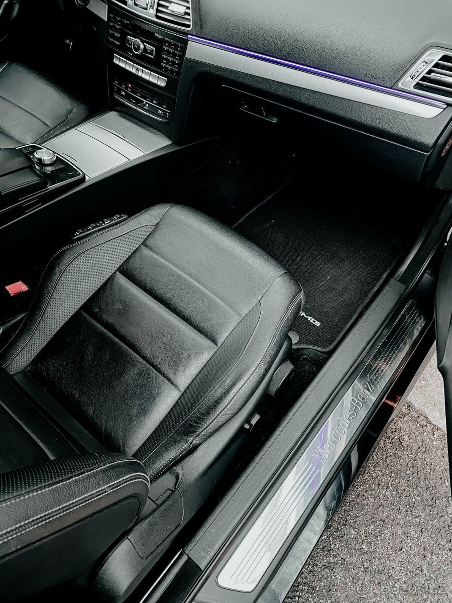 MERCEDES BENZ E 220 CDI AMG - LINE - 18