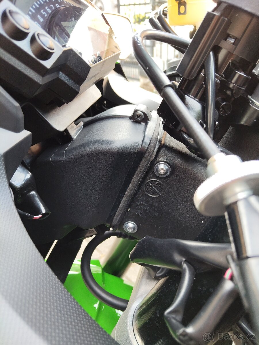 Kawasaki zx10r 2013 - 18